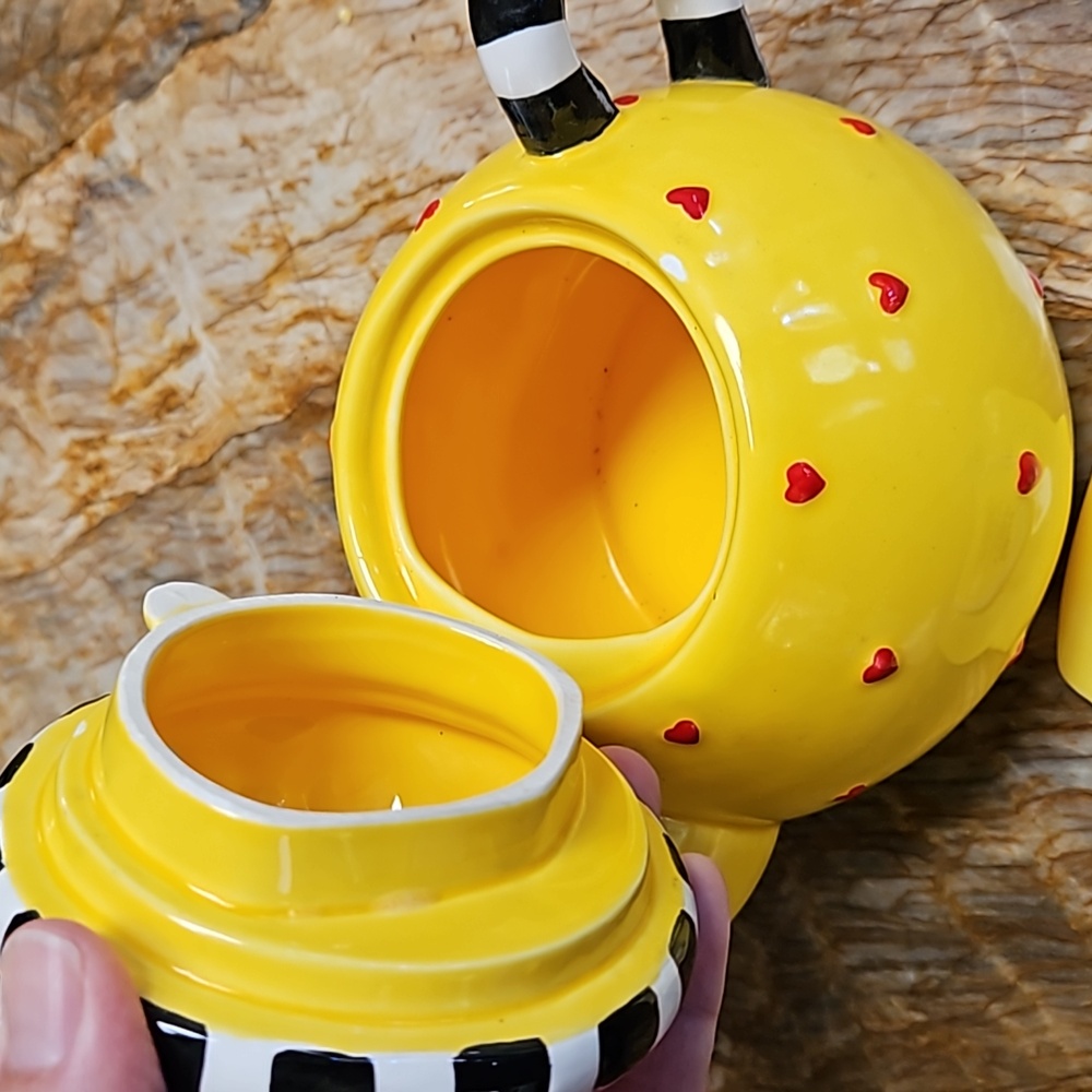 MARY ENGELBRETT Sakura Teapot - Picture 4 of 5